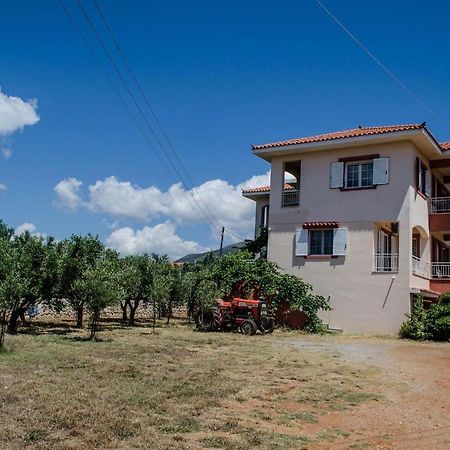 Lakis Apartments Monemvasía Buitenkant foto